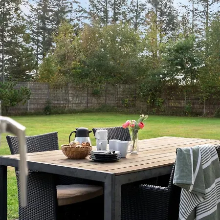 Fay - 25m From The Sea By Interhome Hals
